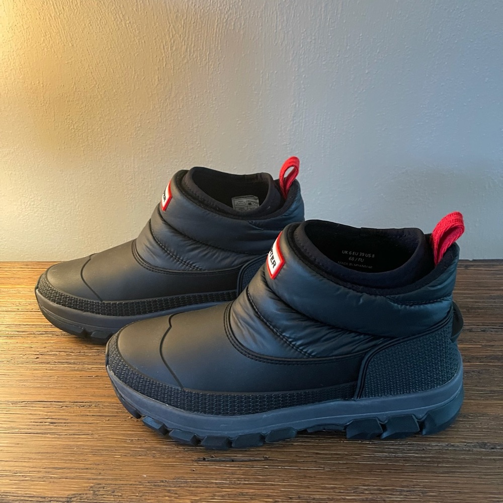 Black hunter snow boots